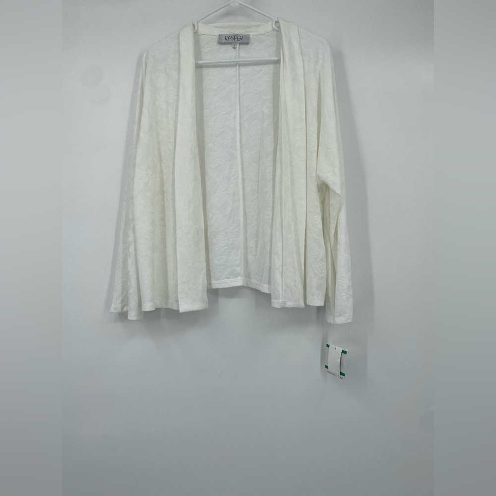 Kasper Women's Size L
Open Front With Roses Detail Skin Jacket/cardigan